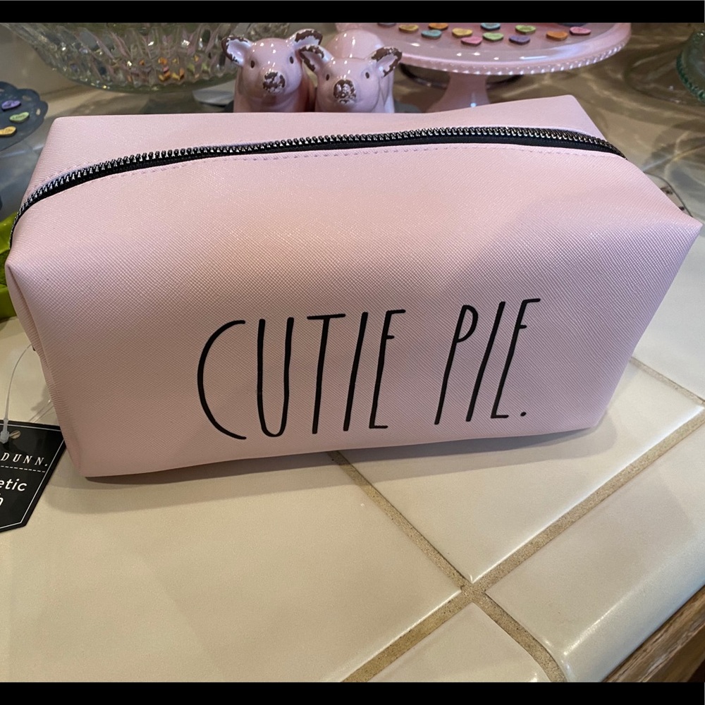 Cutie pie Rae Dunn cosmetic bag